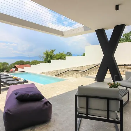 Villa Luxury Modern Seafront Olesea With Amazing View Of The Sea Only 50m From The Zurkovo