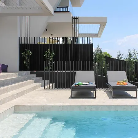 Luxury Modern Seafront Olesea With Amazing View Of The Sea Only 50m From The * Zurkovo
