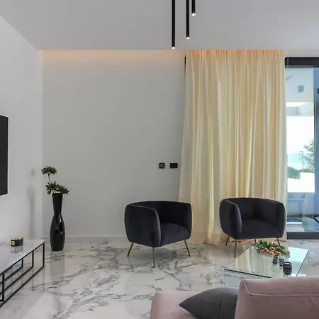 Luxury Modern Seafront Olesea With Amazing View Of The Sea Only 50m From The Zurkovo