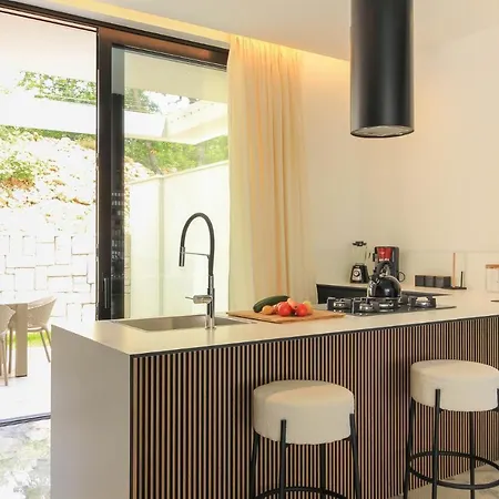 Luxury Modern Seafront Olesea With Amazing View Of The Sea Only 50m From The Villa *